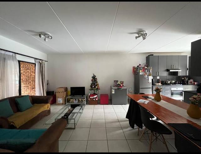 3 BEDROOM APARTMENT FOR SALE IN BOKSBURG NORTH